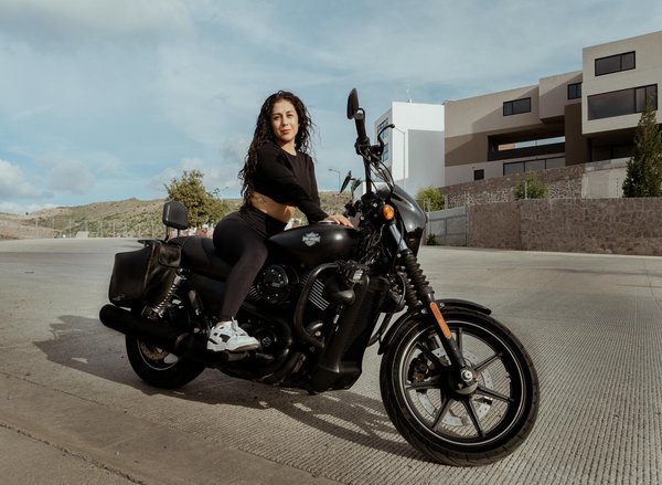 Comment améliorer l'aérodynamisme d'une voiture de course pour des performances optimales?